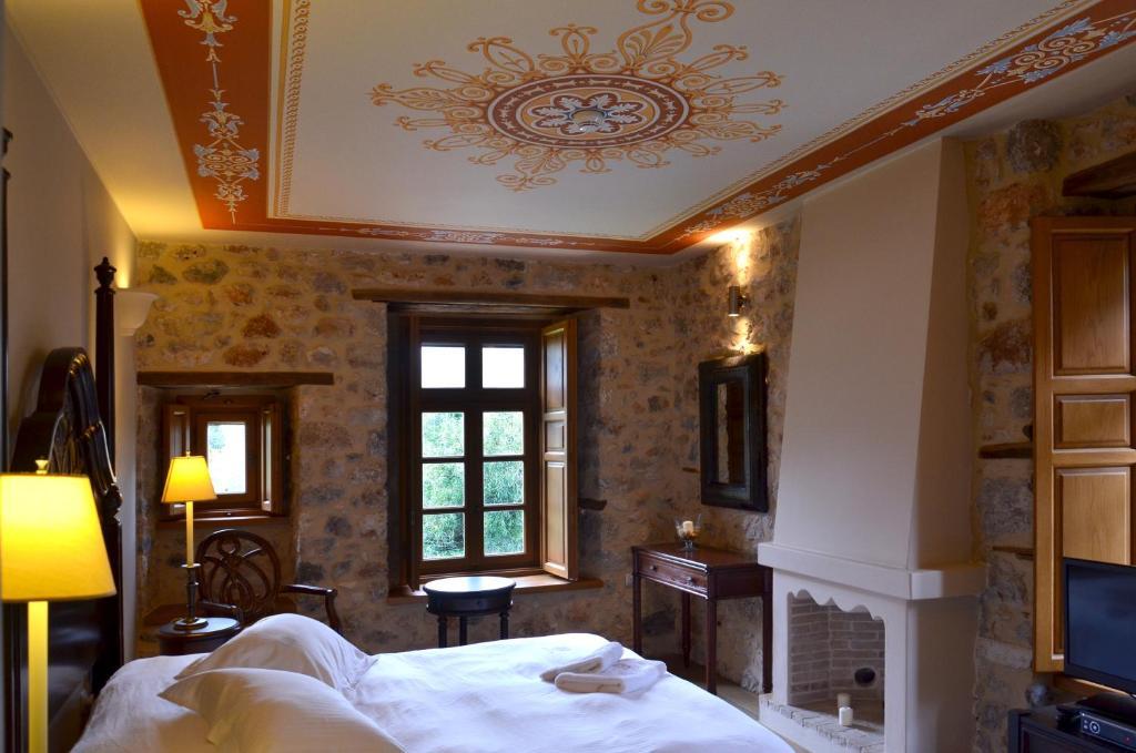 Archontiko Chioti Otel Leonídion Oda fotoğraf