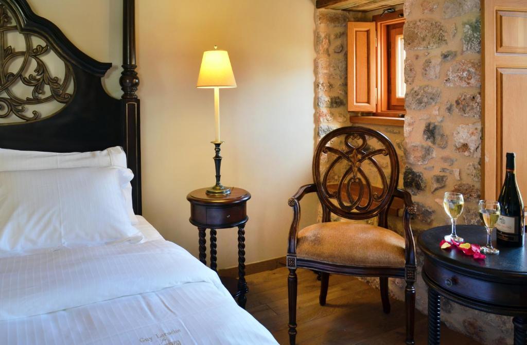 Archontiko Chioti Otel Leonídion Oda fotoğraf