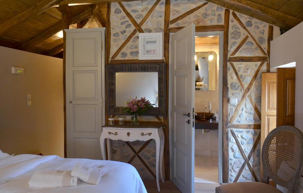 Archontiko Chioti Otel Leonídion Oda fotoğraf